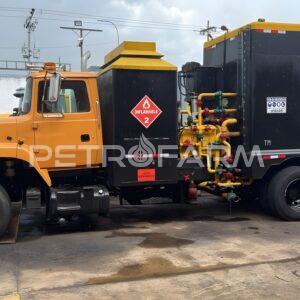 CAMIÓN HOT OILER DE ALTO CAUDAL FORD GURI CON BOMBA TRIPLEX NATIONAL JW-55 (100 BBL)