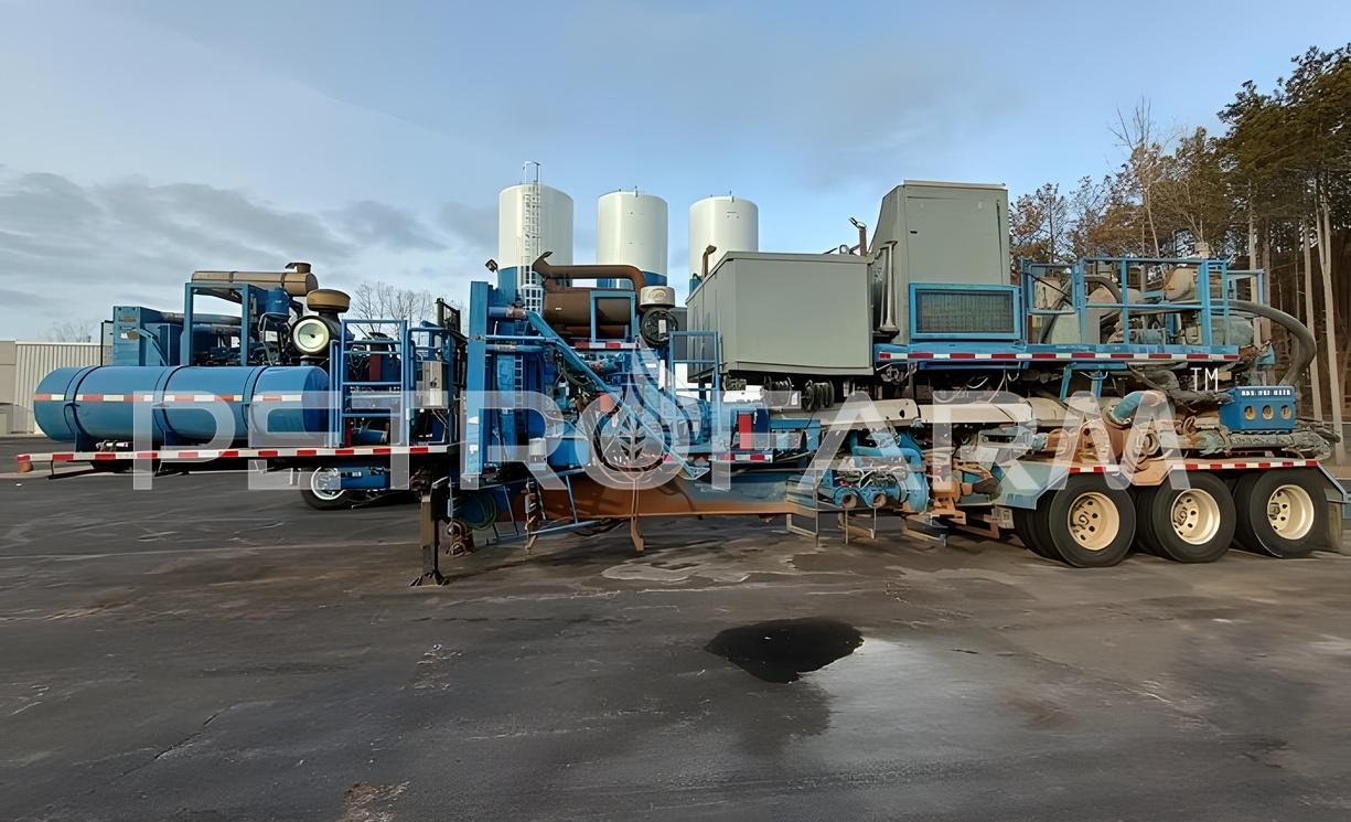Unidad autotransportable de cementacion petrolera NOV Rolligon 2009 en remolque con doble bomba triplex SPM TWS600S